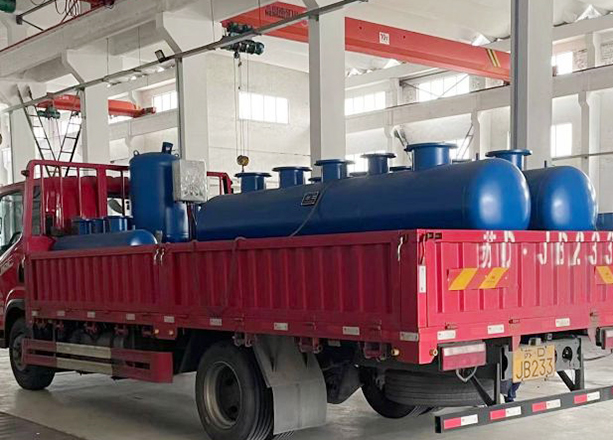 江蘇常州專(zhuān)車(chē)直達(dá)分集水器4臺(tái)，定壓補(bǔ)水機(jī)組1套